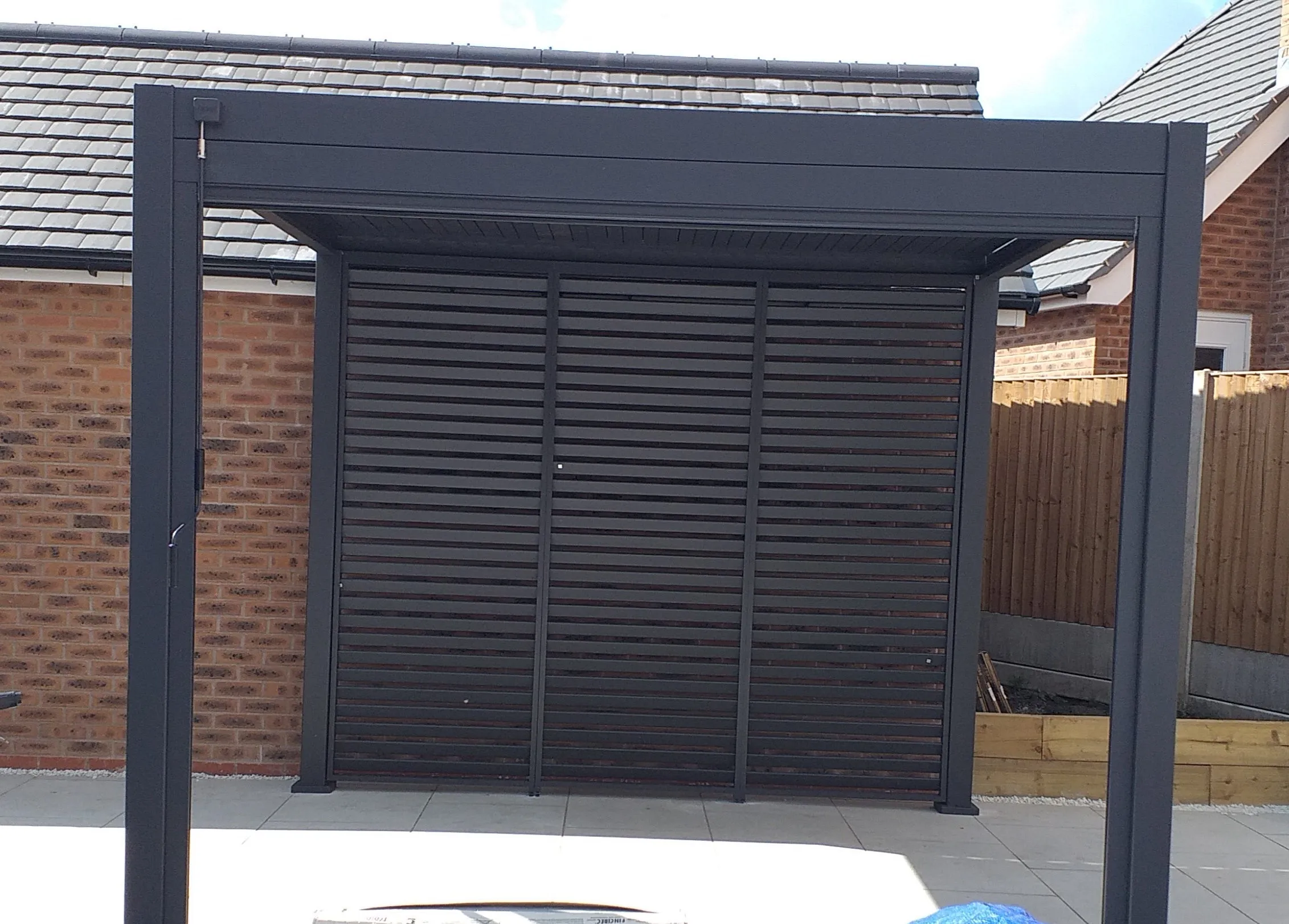 1.33m Aluminium Side Wall With Adjustable Louvres for 4m Titan Pergola - Grey