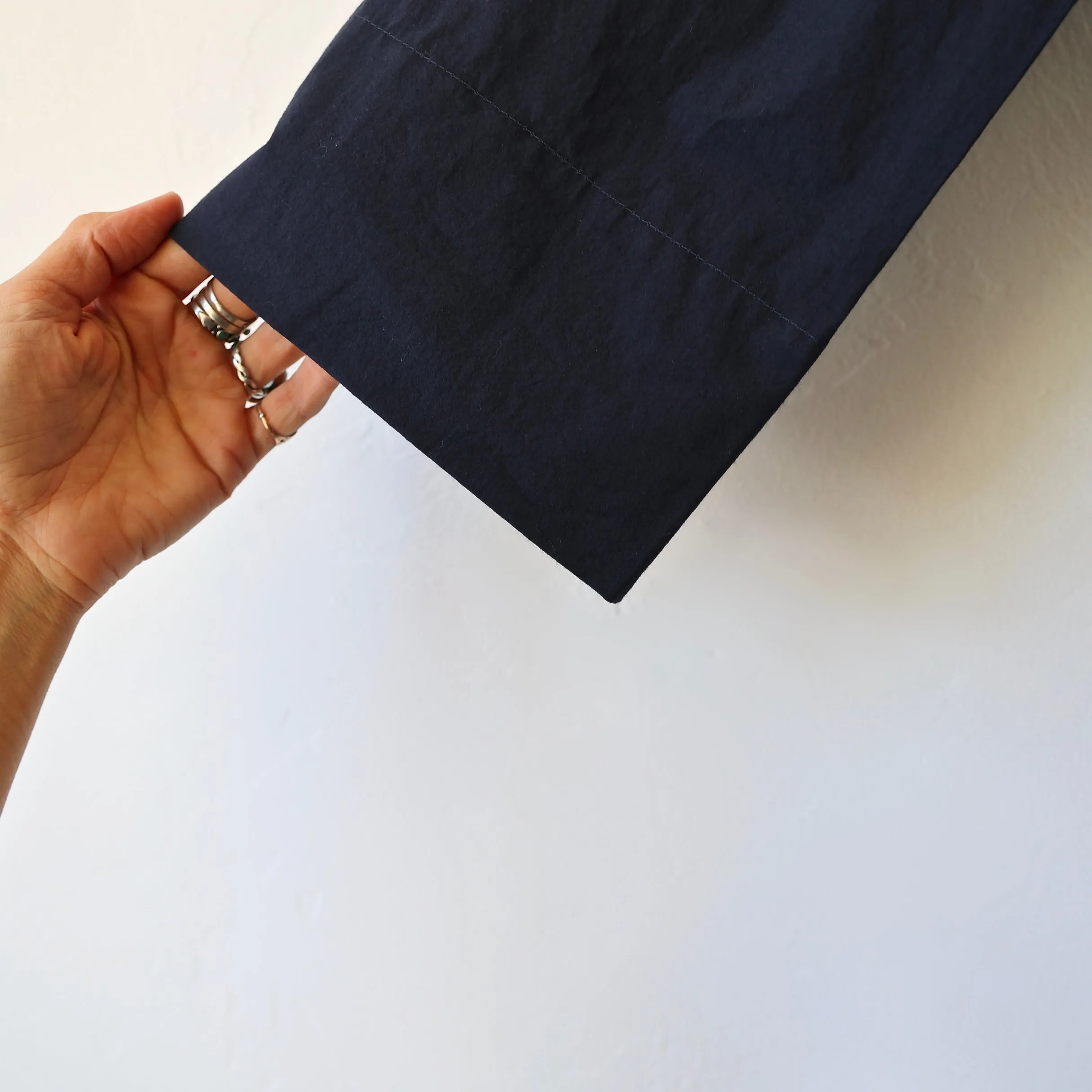 Bon Pointed Collar Shirt - Navy