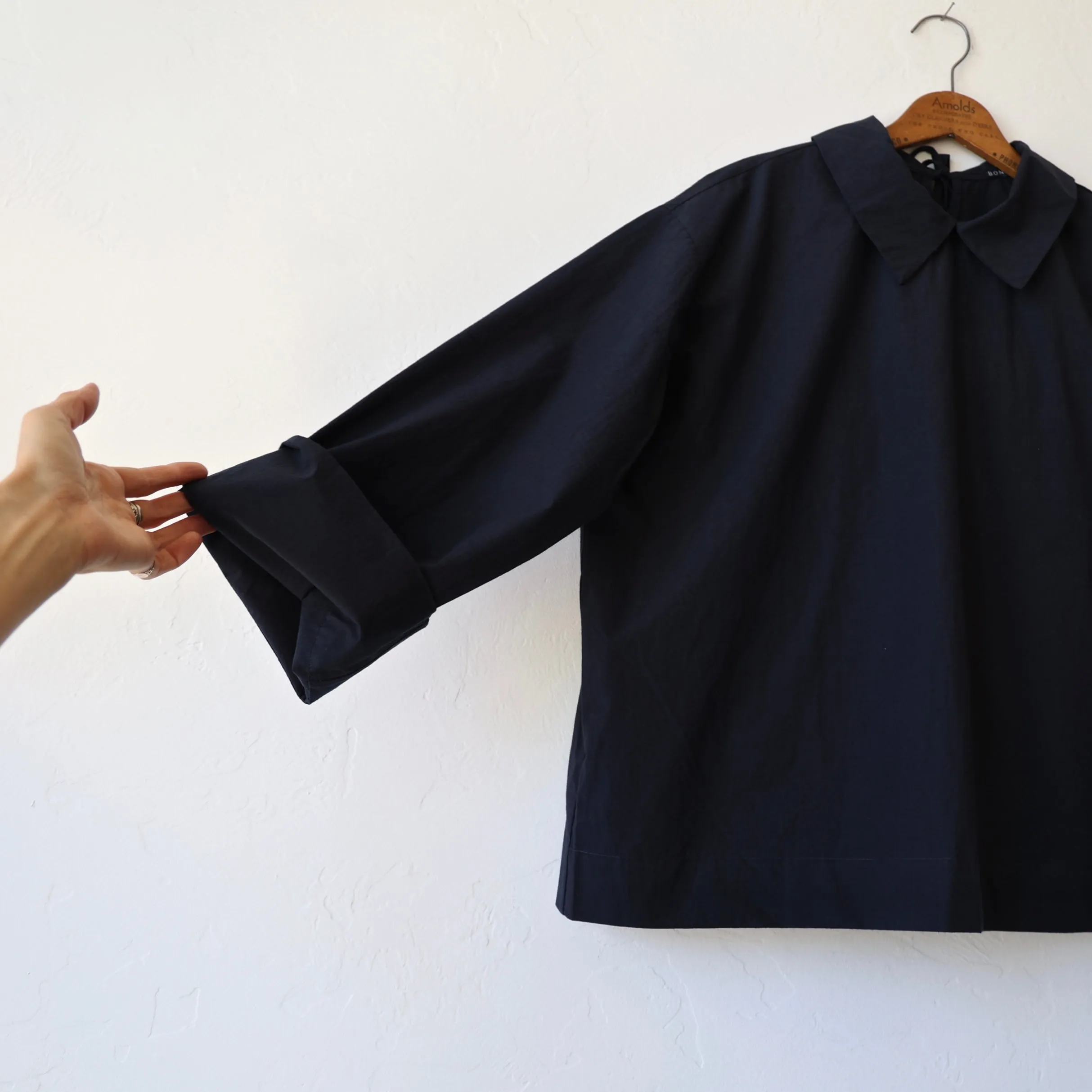 Bon Pointed Collar Shirt - Navy