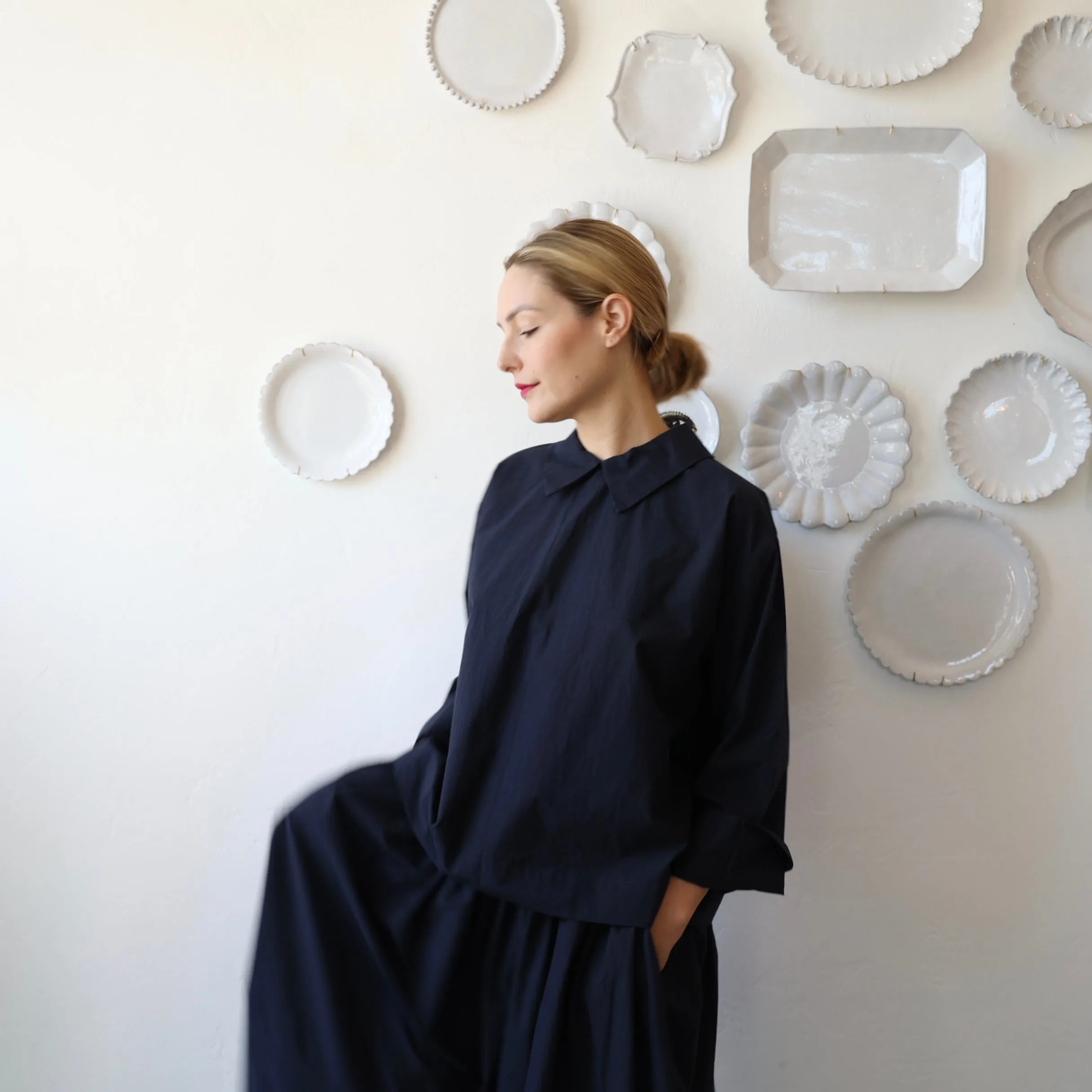 Bon Pointed Collar Shirt - Navy