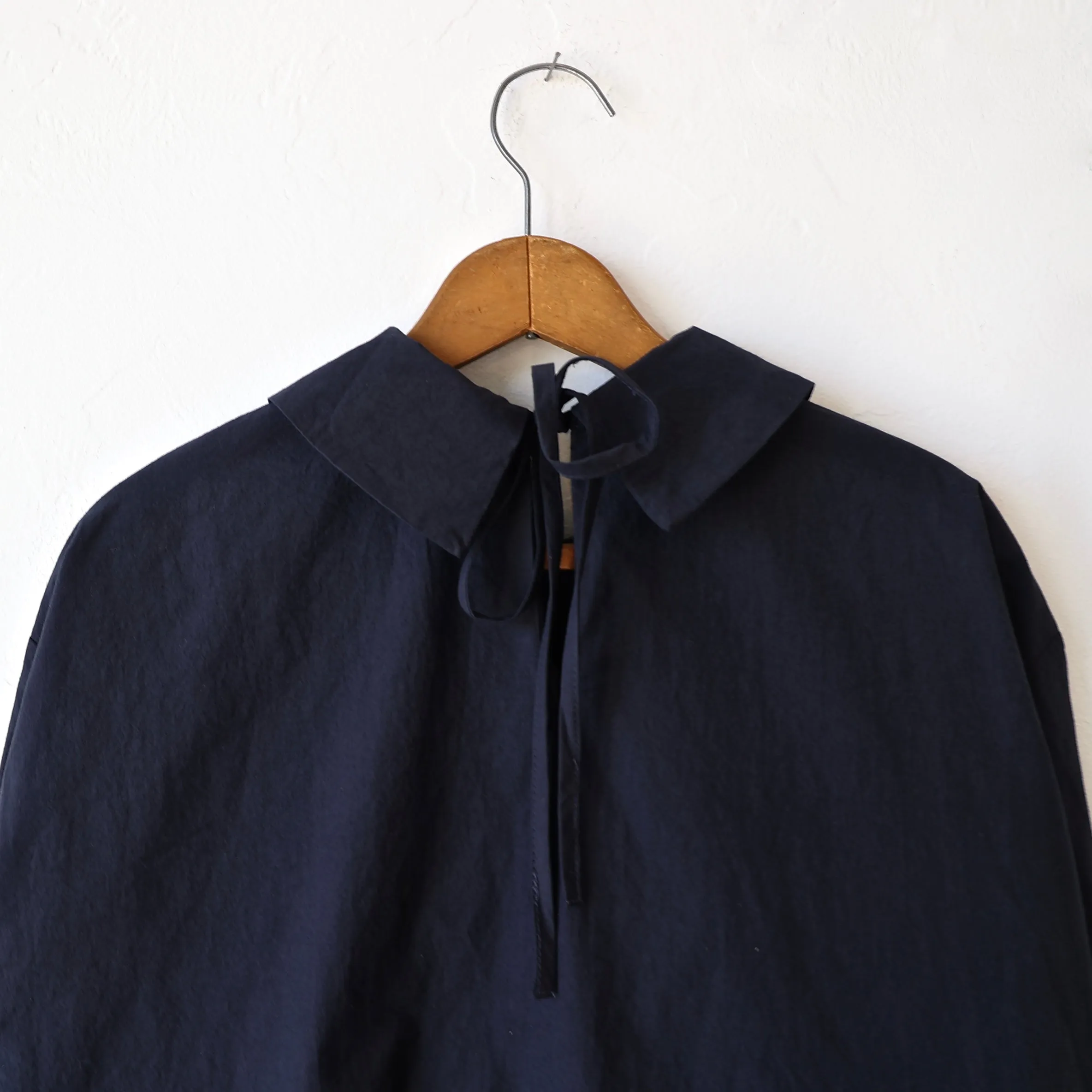 Bon Pointed Collar Shirt - Navy