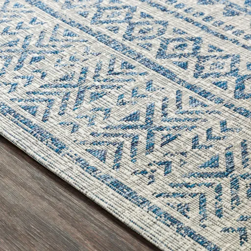Brand new Large Surya Rug Eagean EAG-2306 Indoor/Outdoor Area Rug 7'10" x 10'2", Retails $435 