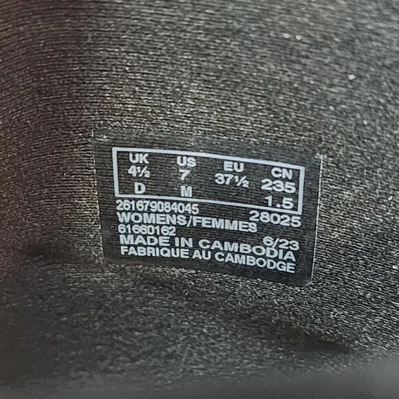 Clarks Teresa Boot Women's Black Leather Ankle Back Zip Size 7 - NIB