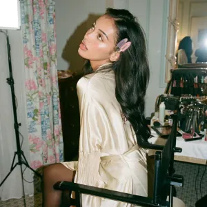 Emi Jay Popstar Clips in Night Out