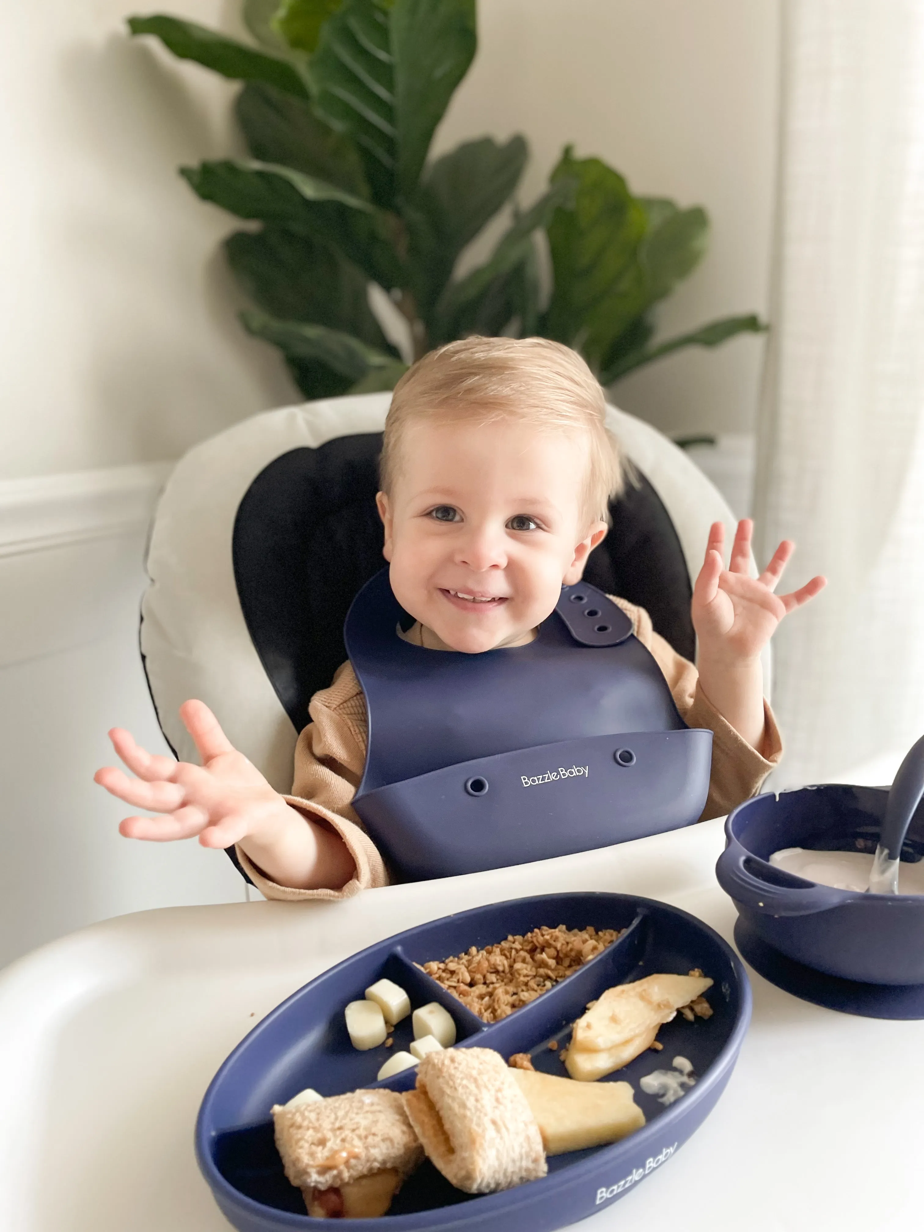Foodie® Bib Silicone Bib With Food Catcher Pocket 2-Pack: Grey Skies