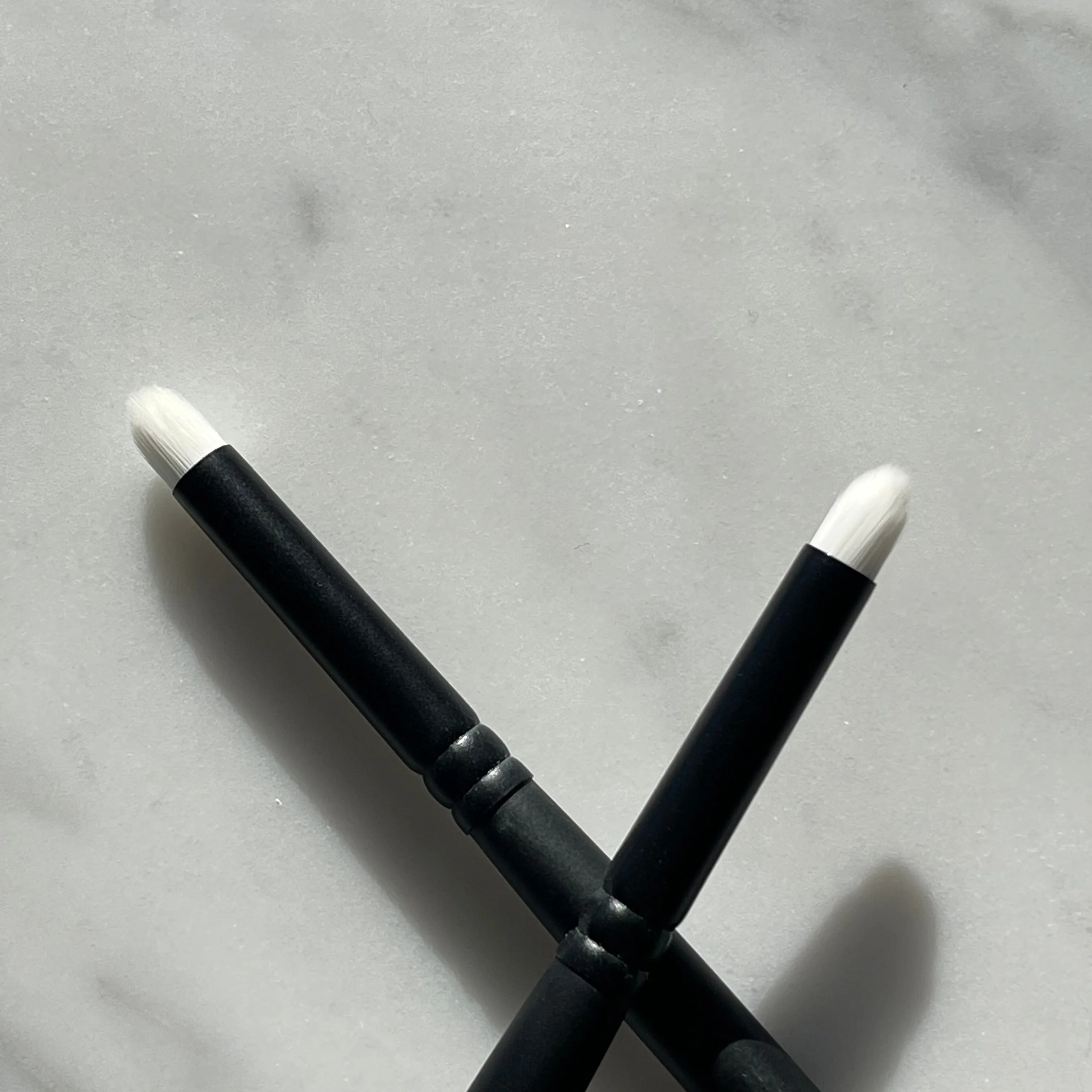 HD White Pointed Smudge Brush
