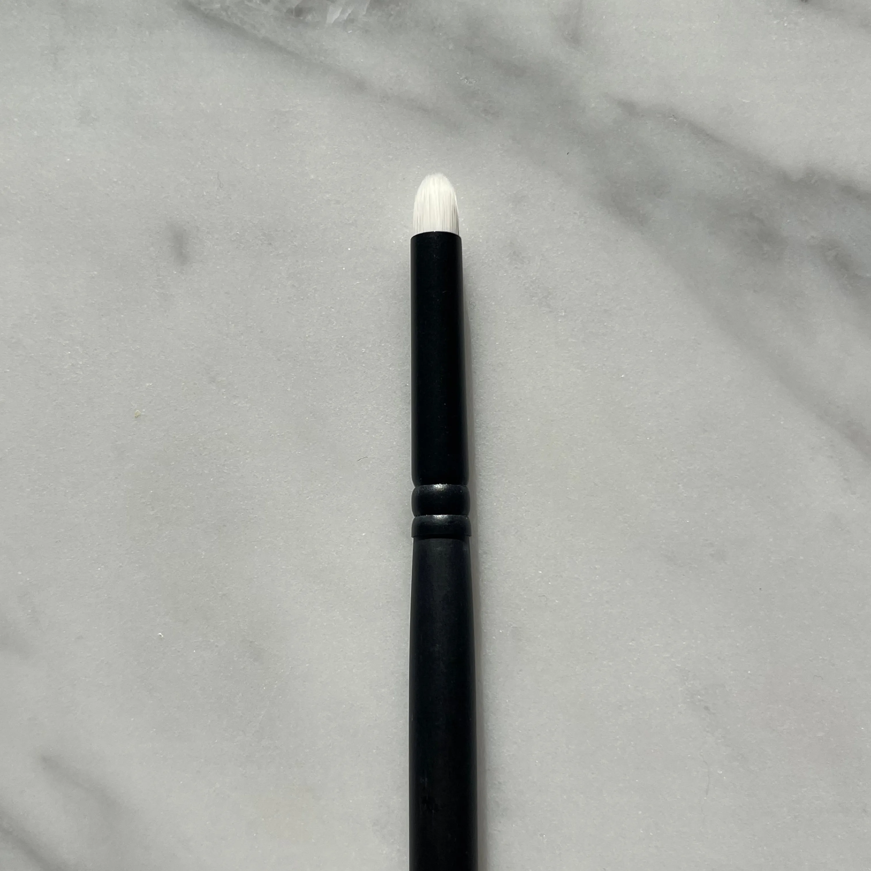 HD White Pointed Smudge Brush