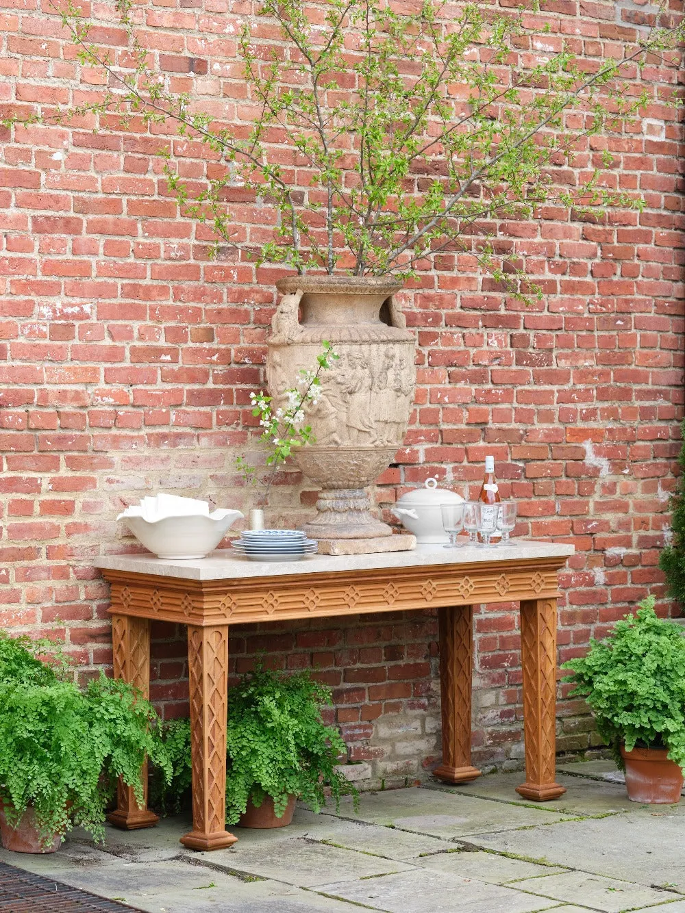 Howard Outdoor Console
