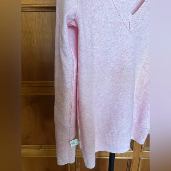 J. Crew Sweater Women’s Italian Cashmere V Neck Heather Pink Size M