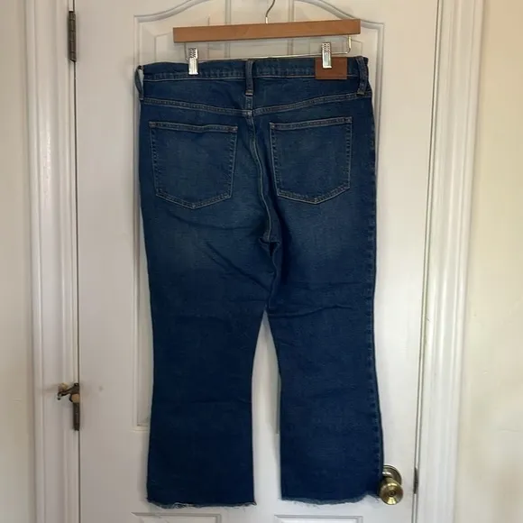 J.Crew | 2022 9&quot; Mid-rise Mid-Wash Demi-Boot Crop Jean Size 31/12 Classic Casual