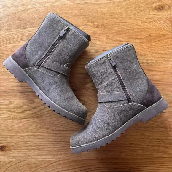NWT UGG K Harwell Bomber Boots Kids Brown Teak Leather Wool Lining