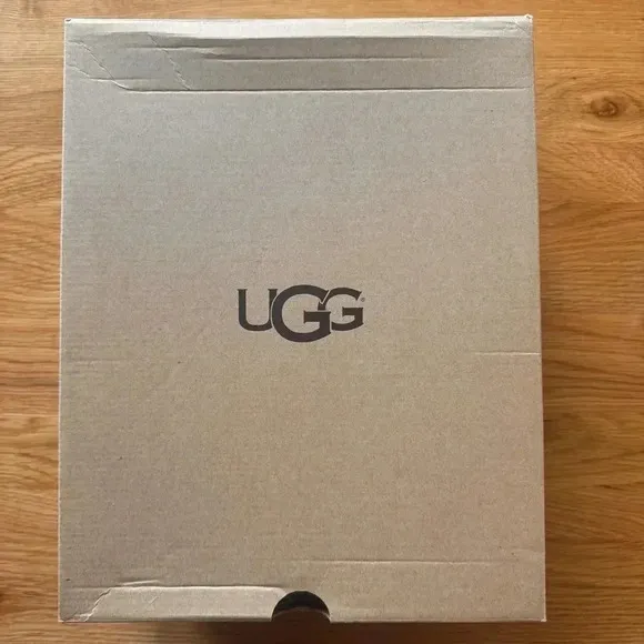 NWT UGG K Harwell Bomber Boots Kids Brown Teak Leather Wool Lining