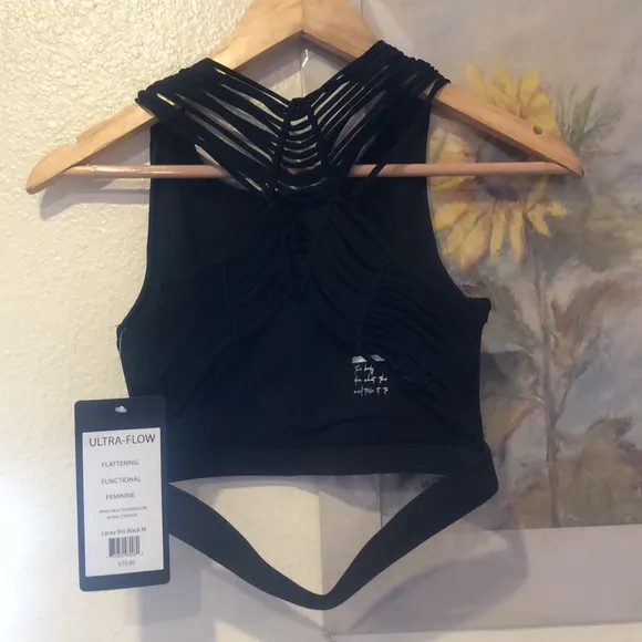 NWT Vie Active Lacey Bra