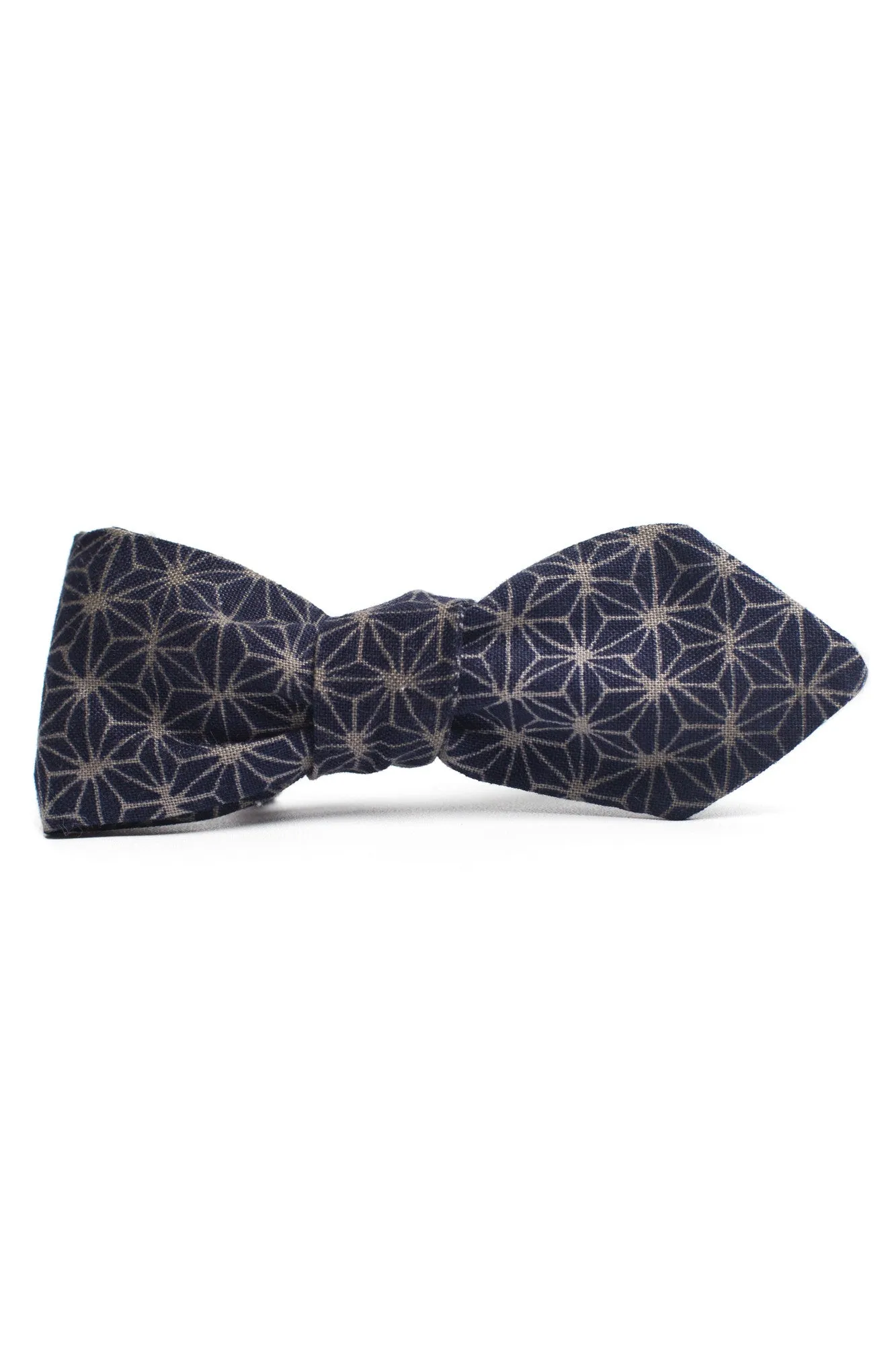 Pointed Geoprint Bowtie