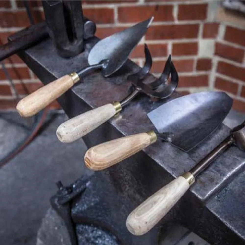 Pointed Heart Trowel