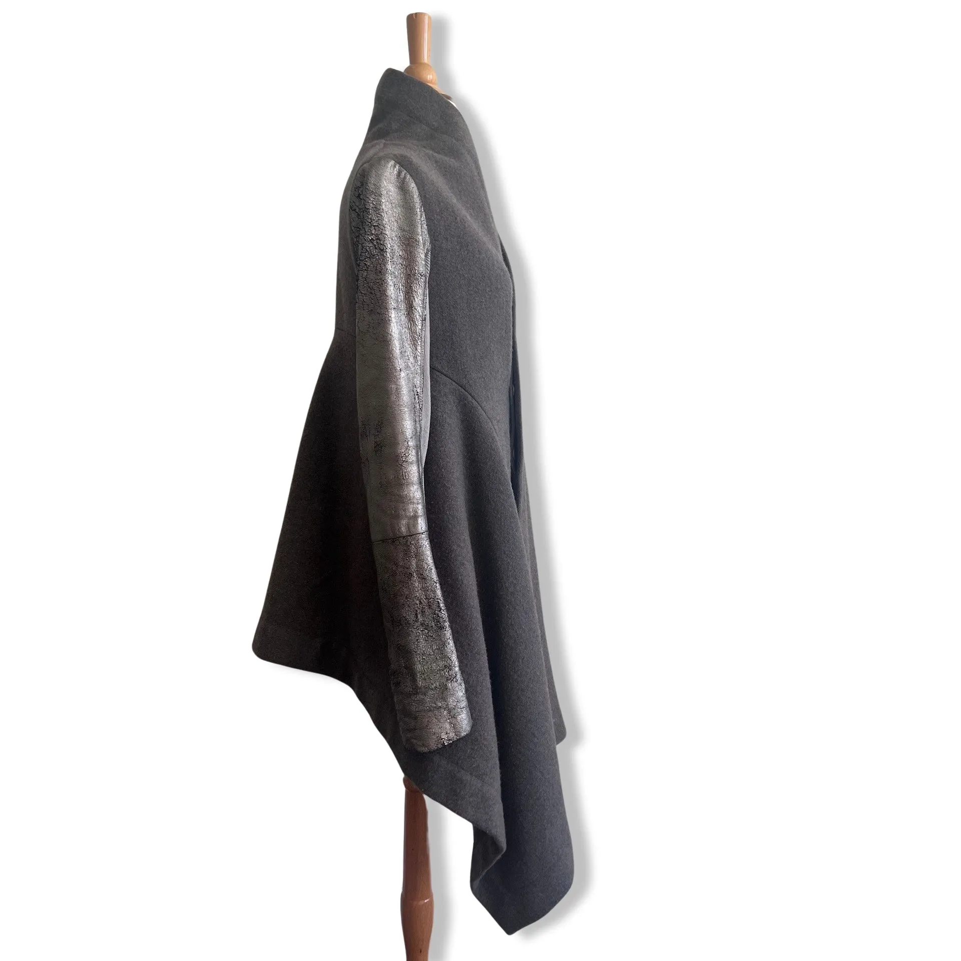 RICK OWENS GREY FLANNEL WOOL COAT WITH GOLD LEATHER SLEEVES SZ. 34FR