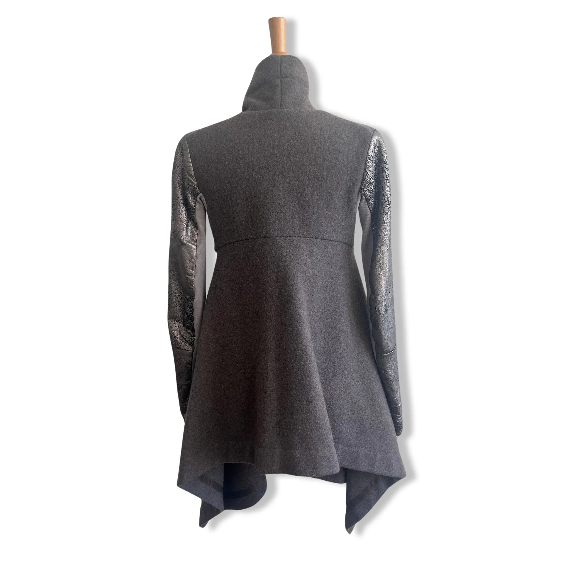 RICK OWENS GREY FLANNEL WOOL COAT WITH GOLD LEATHER SLEEVES SZ. 34FR