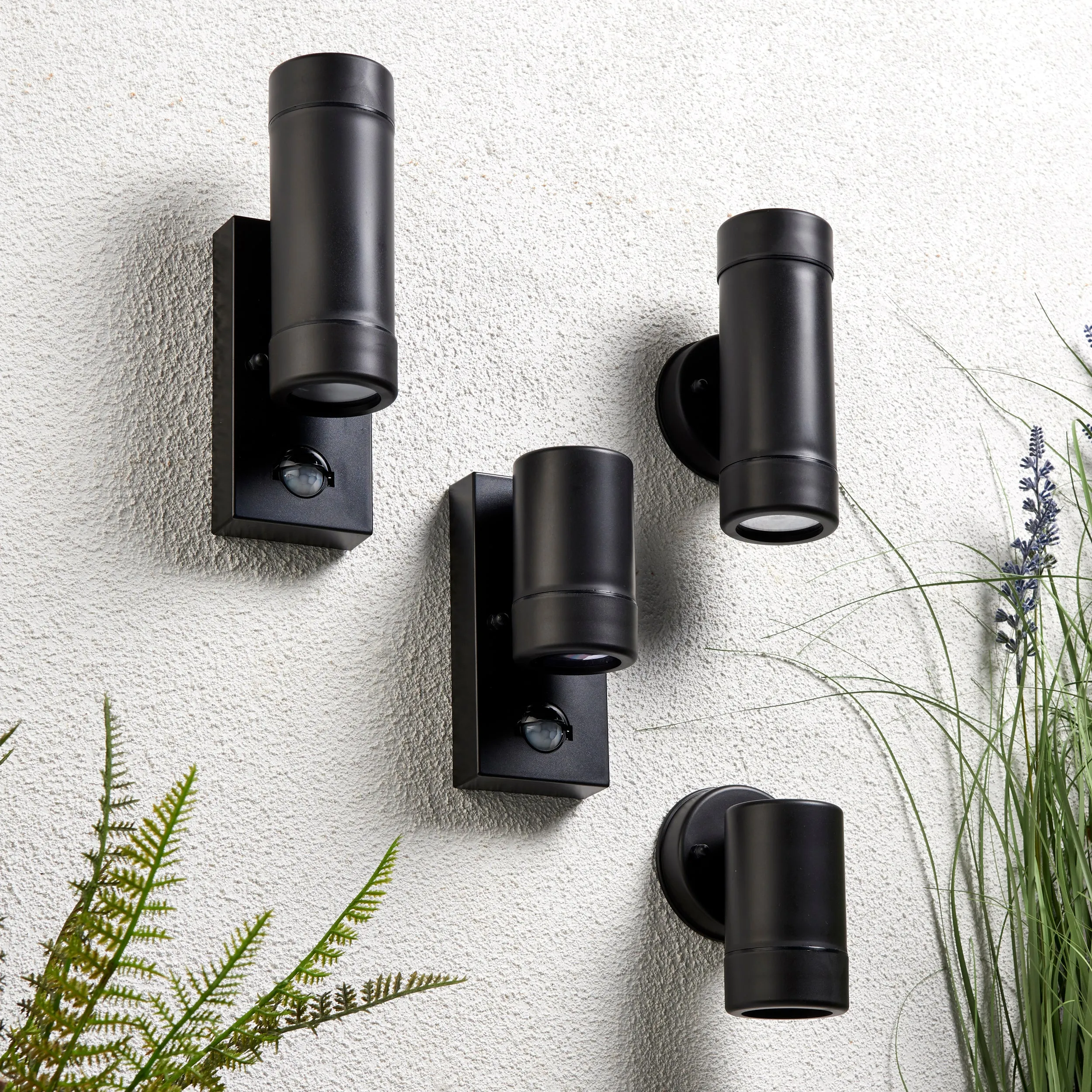 Saxby 81008 Icarus 1lt wall IP44 7W Black polypropylene & clear pc 7W LED GU10 (Required)