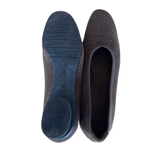 Stuart Weizman Womens Brown Suede Perforated Holes Slip On Ballet Size 7.5