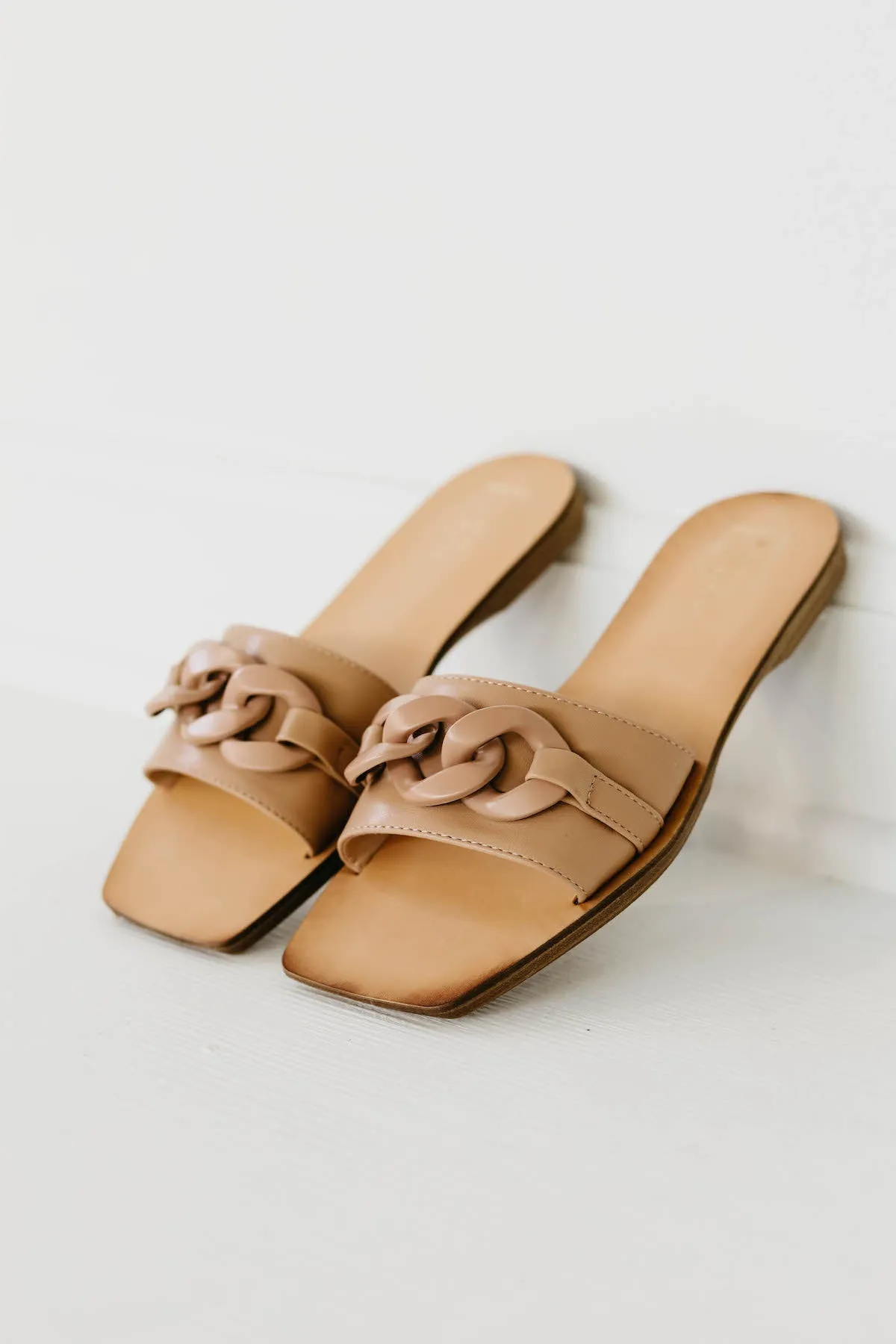 The Dilia Sandal