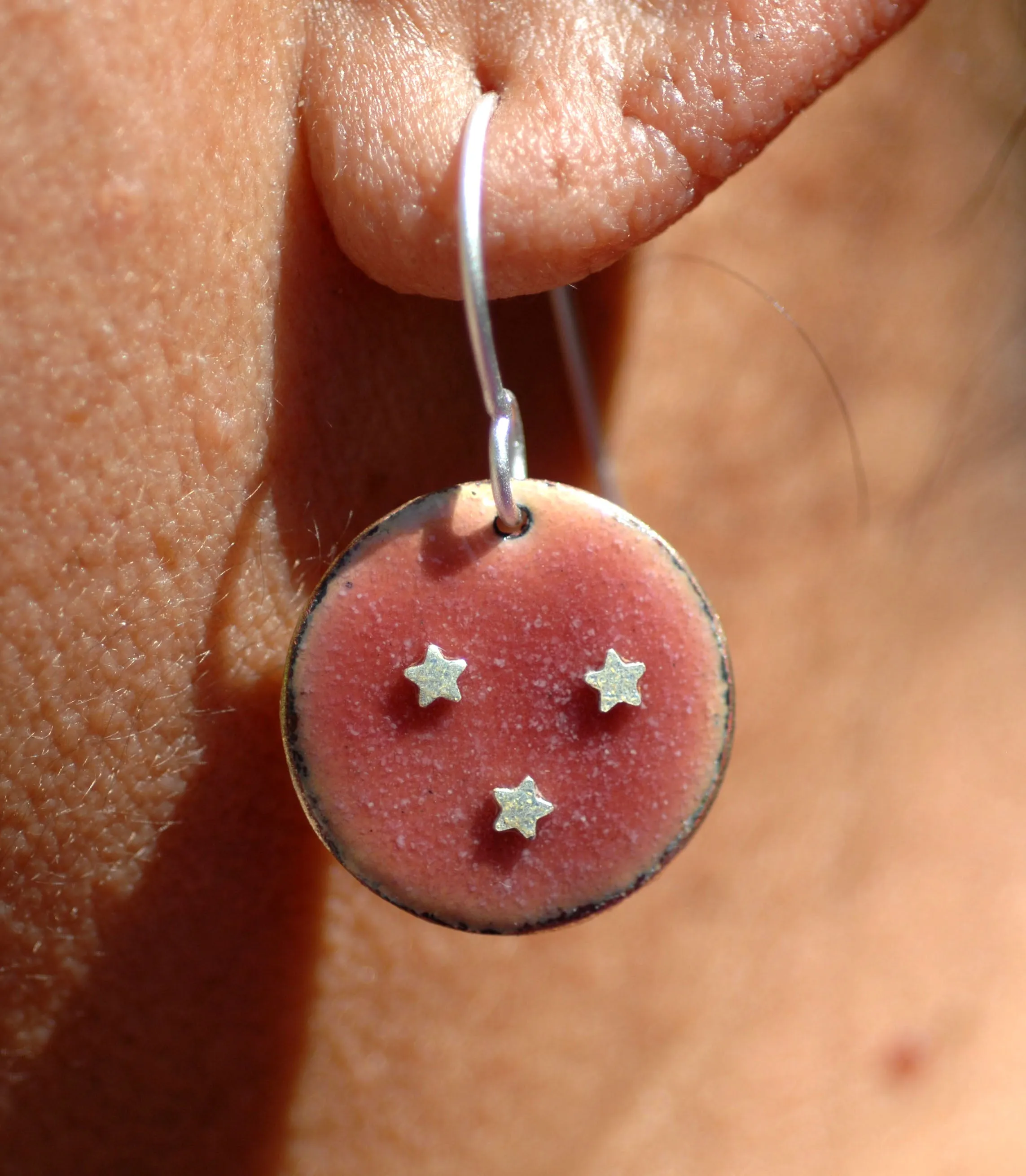 Tiny Metal Paisley Flower Pointed 4.2mm