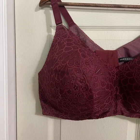 Torrid NWT Lace Red 360 Back Smooth Lightly Lined Everyday Wire-Free Bra 48D