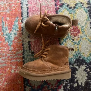UGG neumel chestnut toddler boots size 6