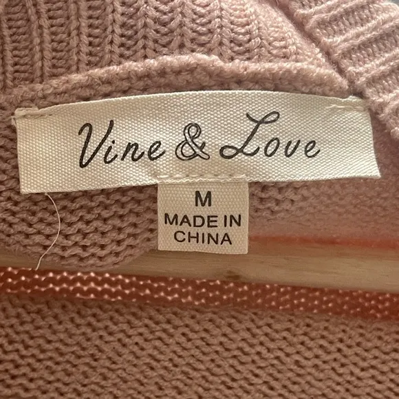 Vine &amp; Love Sweater Sz M NWOT