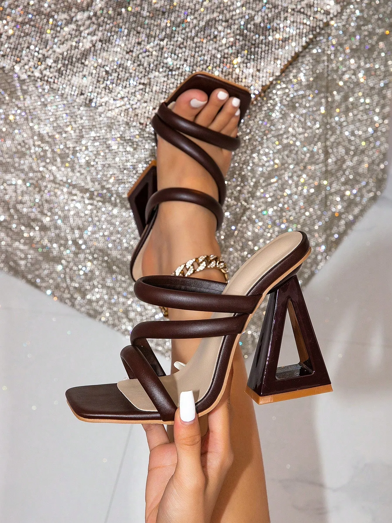 Women's High-Heeled Sandals, New Summer Comfortable And Versatile Women's Mules, Elegant And Fashionable Outdoor Golden Party Beach Wear Slippers With Square Toe